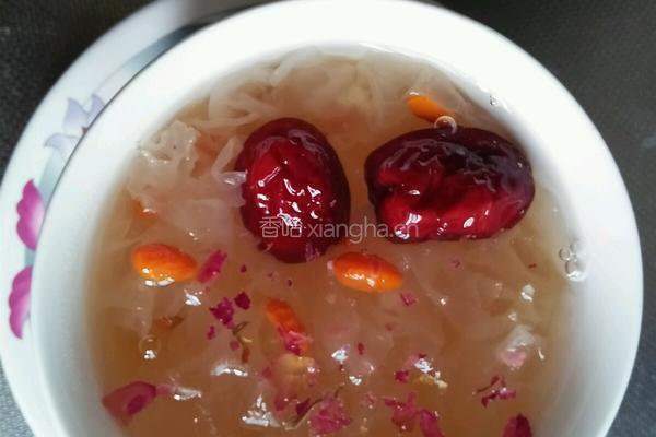 银耳玫瑰红枣枸杞汤的做法图解7