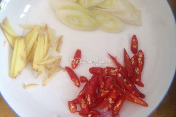 炒兰花豆的做法图解1