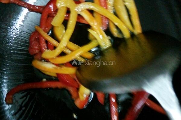 白菜梗炒瘦肉的做法图解2