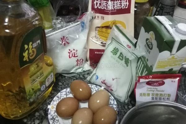 新式海绵蛋糕的做法图解1