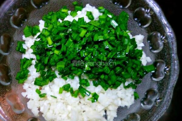 荸荠五花肉小馅饼的做法图解3