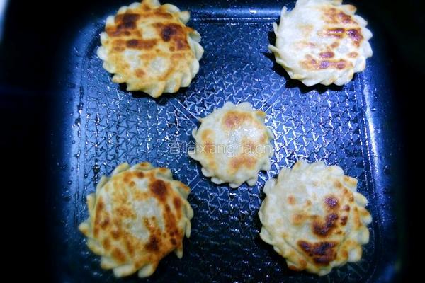 荸荠五花肉小馅饼的做法图解13