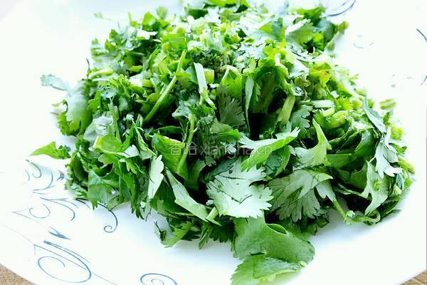 鸡肉香菜饺子的做法图解5