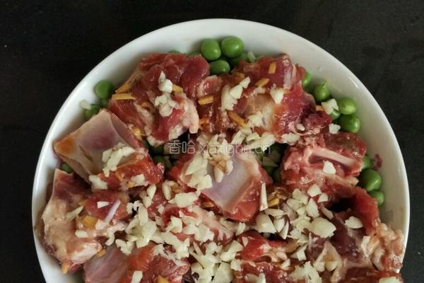 豌豆蒸排骨的做法图解3