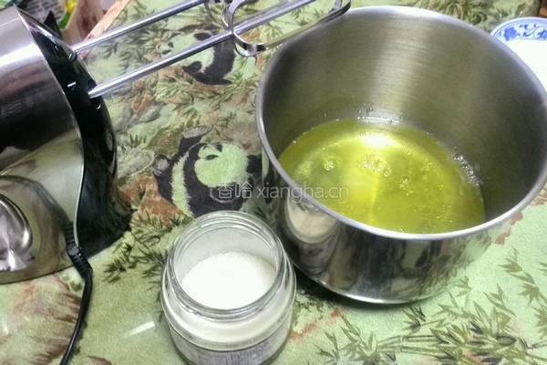 抹茶戚风蛋糕10寸的做法图解3
