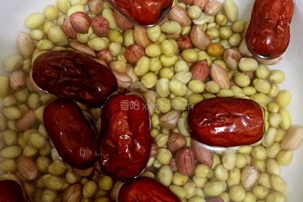自制豆浆 豆渣饼的做法图解1
