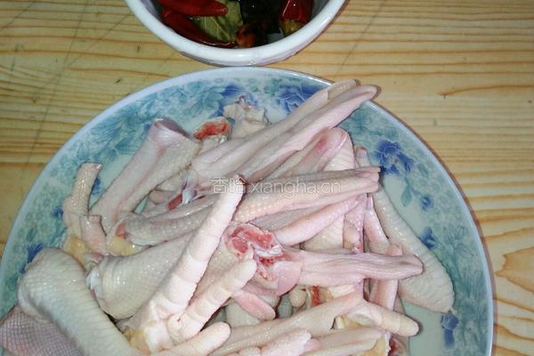 辣卤鸭鸡爪的做法图解1
