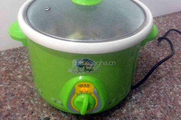 筒骨茶树菇汤的做法图解9