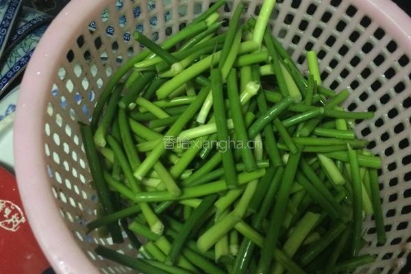 鸭胗炒蒜苗的做法图解3