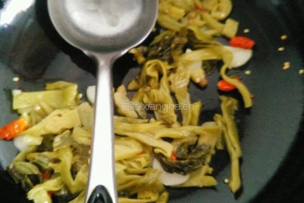 泡椒酸菜鱼的做法图解3