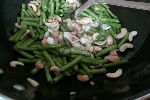 百合腰果炒缸豆的做法图解7