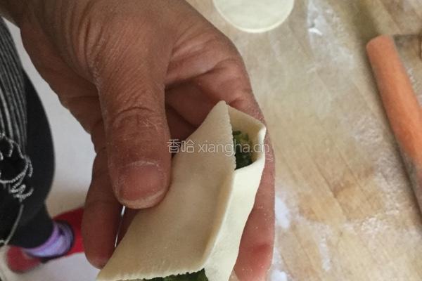 韭菜鸡蛋水煎饺的做法图解12