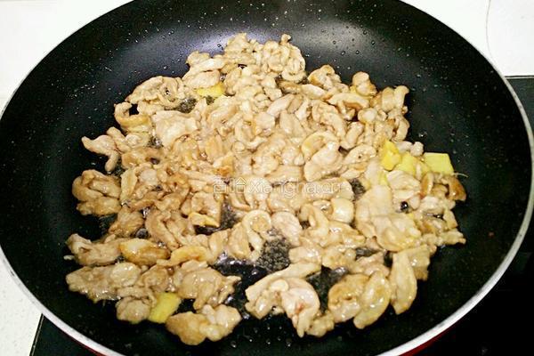 蒜苔炒鸭片的做法图解7