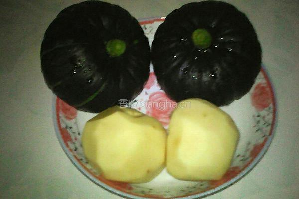 猪肉南瓜顿土豆的做法图解1
