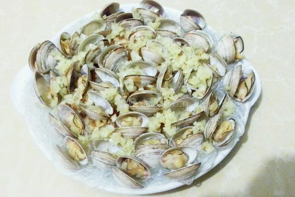 蒜蓉粉丝蒸蛤蜊的做法图解9