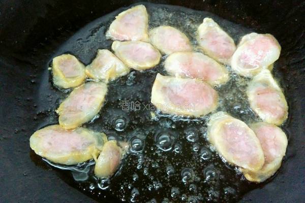 酸菜炒香肠的做法图解4