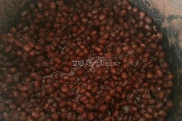牛奶红豆冰棒的做法图解1