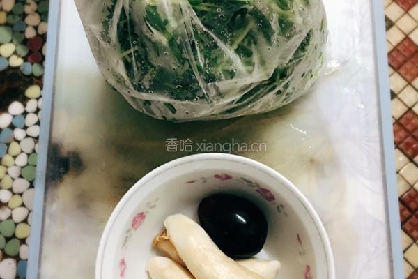上汤豌豆苗的做法图解1