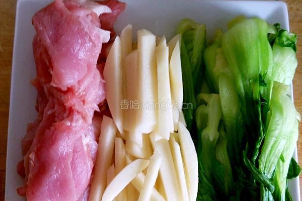 糖醋排骨 土豆版的做法图解2