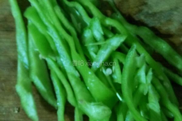 茄子炒辣椒的做法图解3