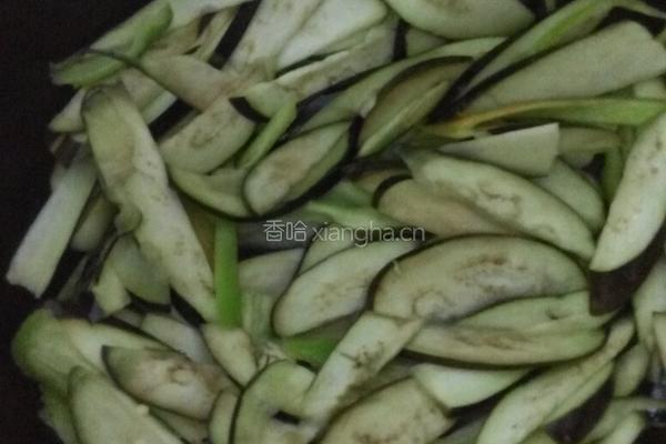 茄子炒辣椒的做法图解4