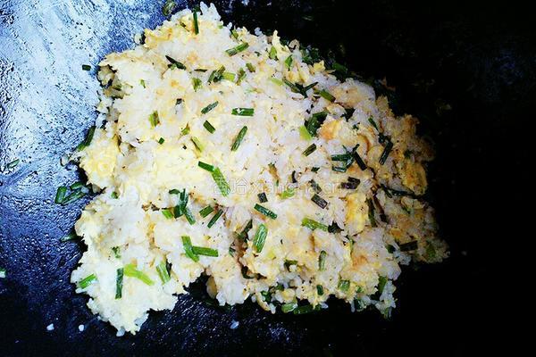 虾米炒饭的做法图解7