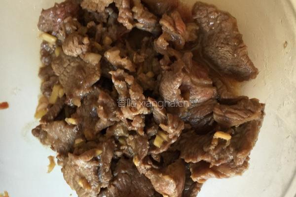 青椒炒牛肉的做法图解2