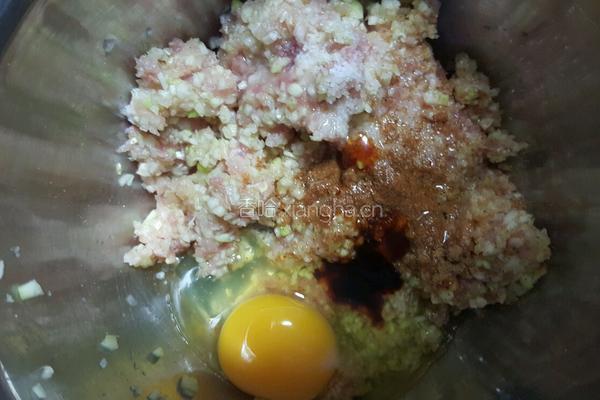 西葫芦猪肉小馄饨的做法图解5