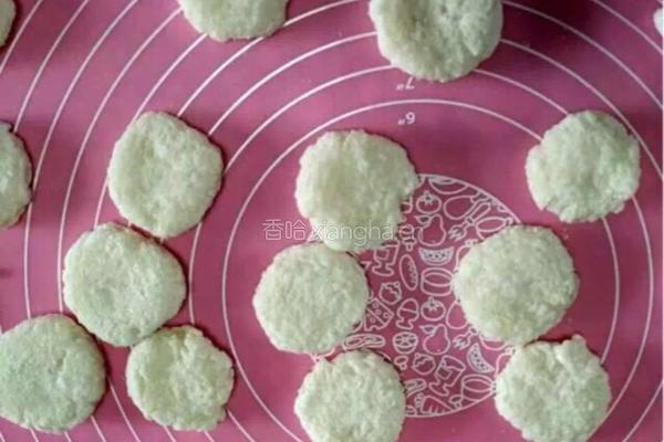 香蕉米饭小丸子的做法图解2