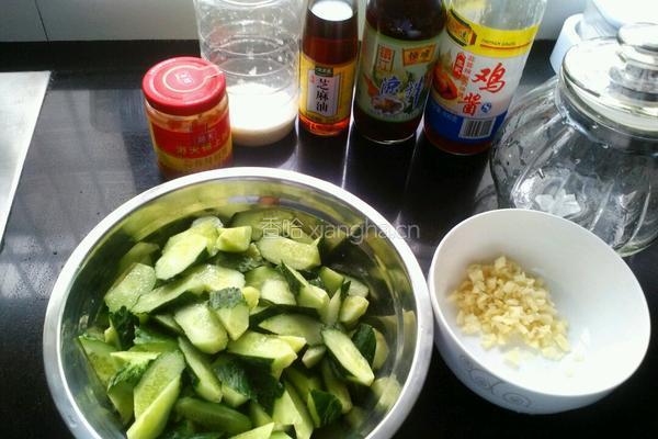 蒜蓉黄瓜的做法图解1