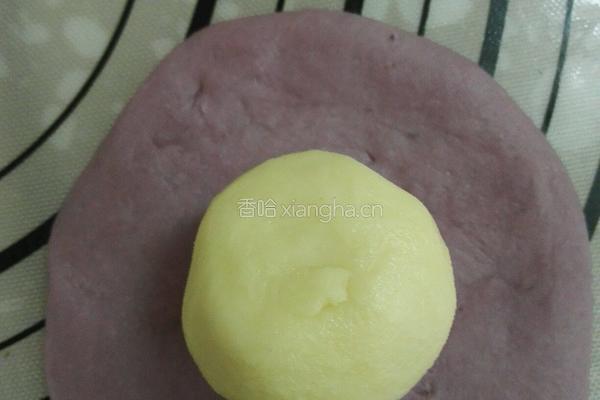 南瓜蛋黄酥这是我第一次做的样子的做法图解5