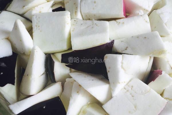 肉末茄子的做法图解1