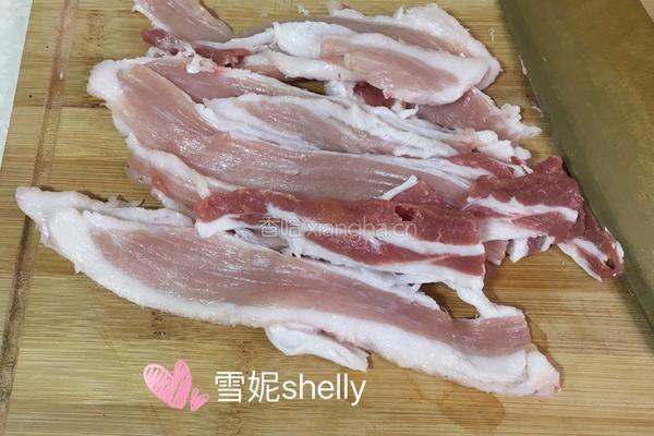 五花肉金针卷的做法图解1