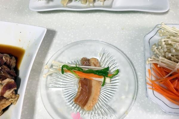 五花肉金针卷的做法图解4