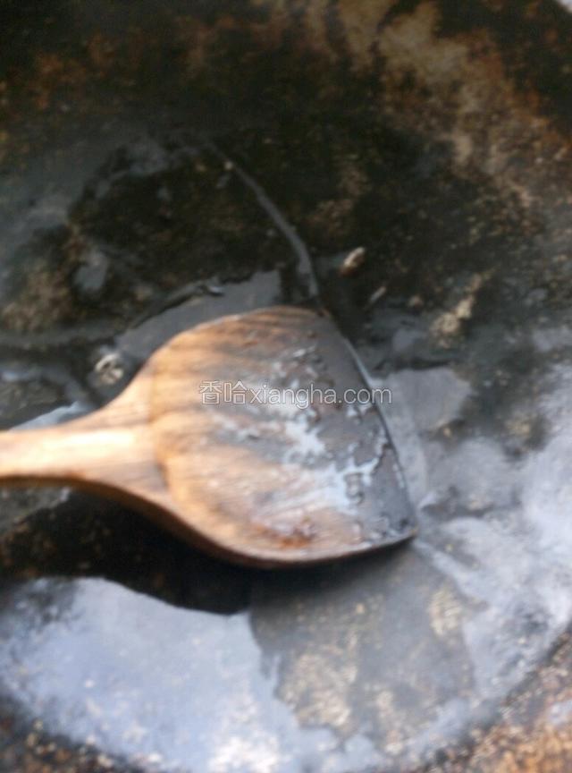 洗好锅，开火，锅里加水，
