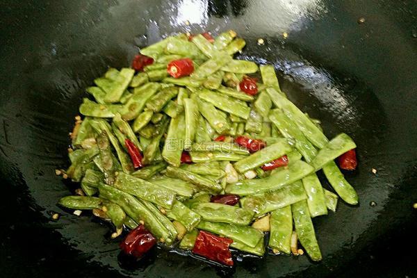 干煸四季豆的做法图解8