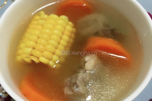 胡萝卜玉米猪骨汤的做法图解5