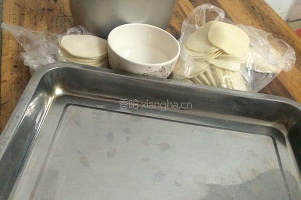  猪肉白菜馅饺子的做法图解5