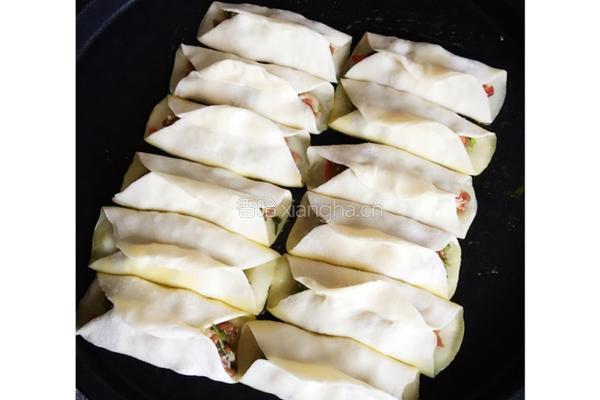 香葱猪肉锅贴～的做法图解5