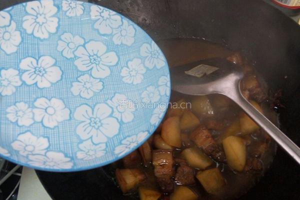 五味土豆焖肉 的做法图解9