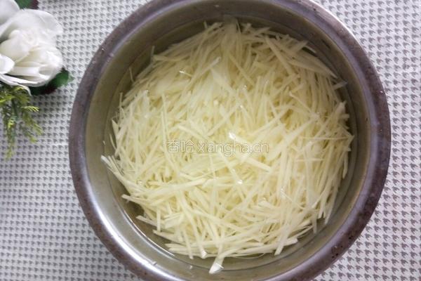 醋炝土豆丝的做法图解2