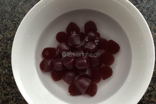 蓝莓慕斯的做法图解8