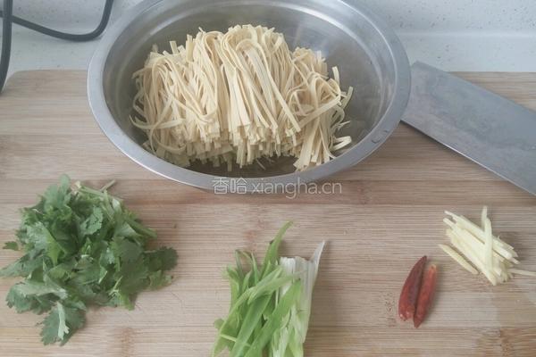 抢拌干豆腐的做法图解1