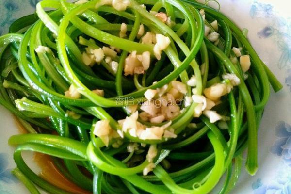 凉拌手撕蒜苔的做法图解6