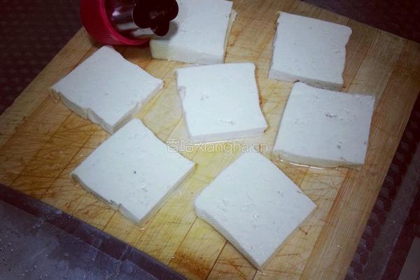 煎豆腐的做法图解1