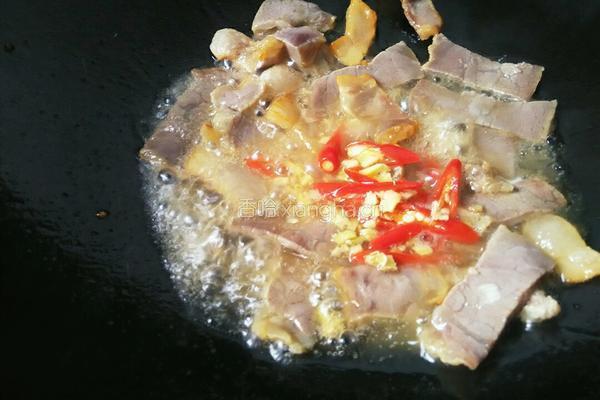 葱头炒腊肉的做法图解4