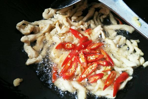 鸡肉炒蒜苔的做法图解5