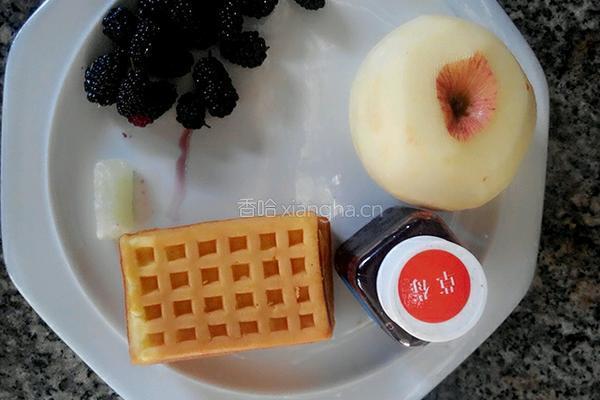 水果三明治的做法图解1