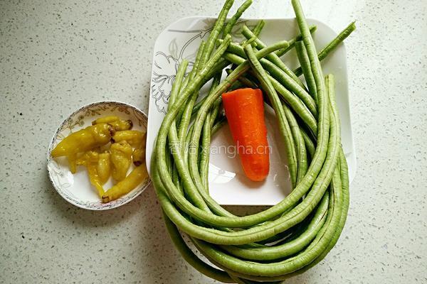 风味豇豆结的做法图解1