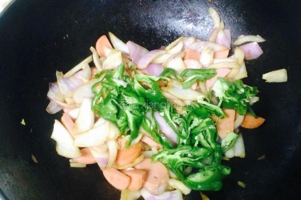 鸡蛋火腿炒洋葱的做法图解5